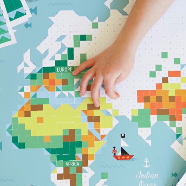 poppik-world-map-stickers-autocollants-jeu-educatif-poster-7-600x600